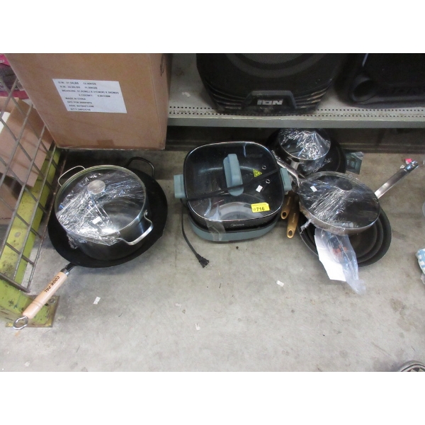 10 Piece Lot of Assorted Preowned Cookware