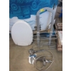 Image 1 : Toilet Seat, Dual Shower Head & Shower Caddy