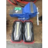 Image 1 : Bench Vise & 2 Motomaster LED Lights