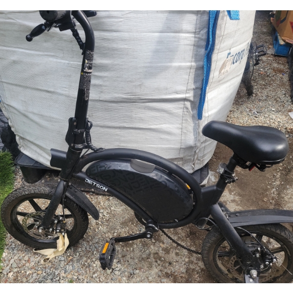 Black Customer Return Jetson Electric Bicycle