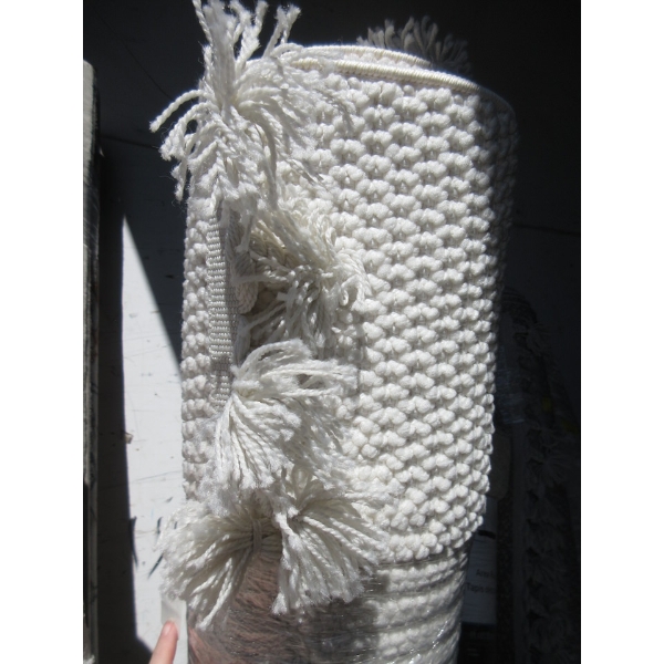 8' x 10' White Low Pile Area Carpet w/Tasseled Edge