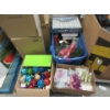 Image 1 : 4 Containers of New & Preowned Christmas Décor 