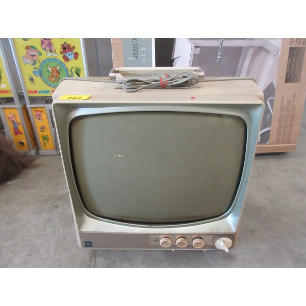 Vintage General Electric Portable TV - 16  Screen