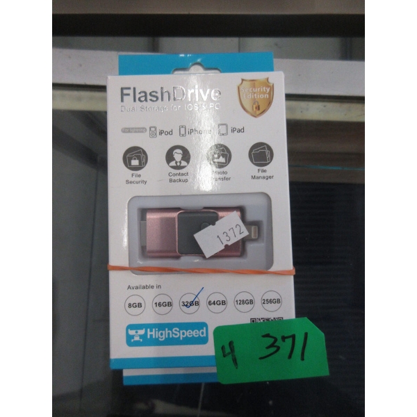 4 New 32GB Flash Drives for Apple Products - Pink
