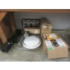 Image 1 : 8 Piece Lot of Lighting Fixtures and Bulbs