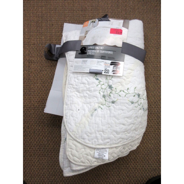 Double/Queen 3 Piece Quilt Set