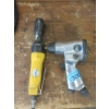 Image 1 : 2 Air Wrenches - Preowned - As Is 