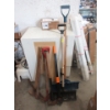 Image 1 : 8 Piece Lot of Yard & Garden Tools