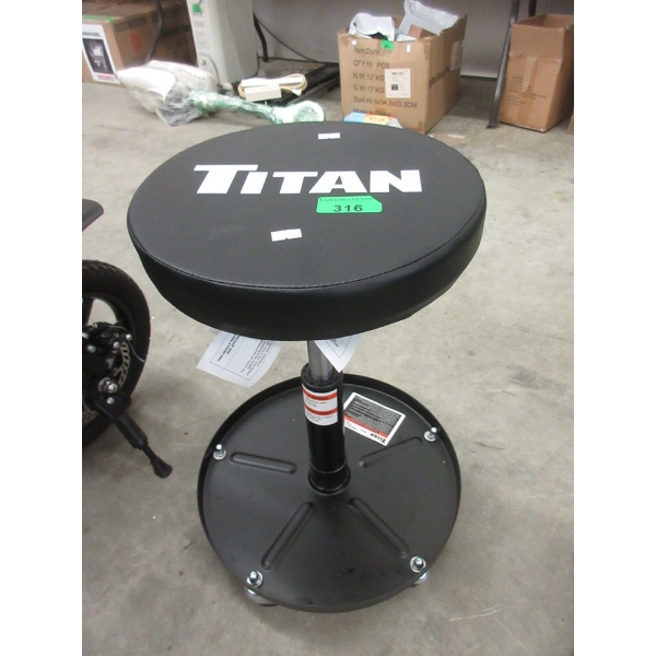 Titan Rolling Mechanics Stool - Customer Return