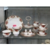 Image 1 : 10 Royal Albert "Old Country Roses" Serve Ware