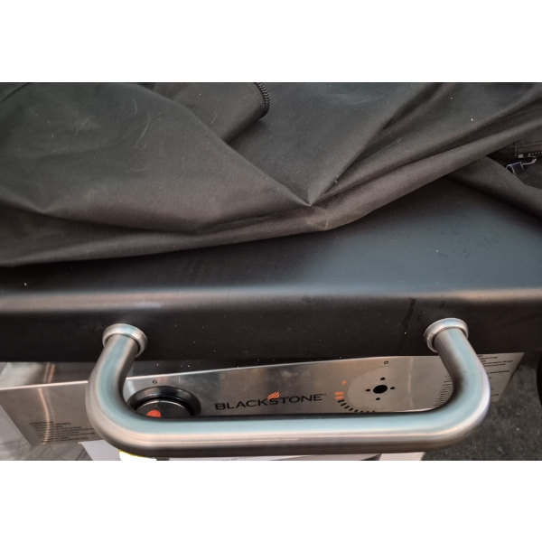 Customer Return Blackstone Grill - Missing Knobs