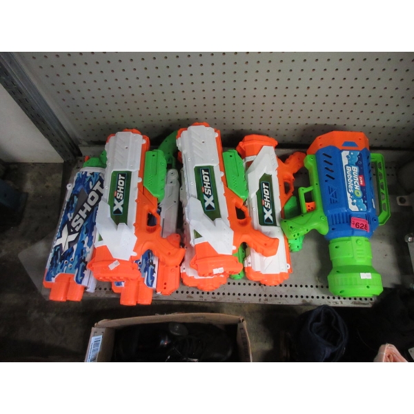 Bubble Blaster & 6 X-Shot Water Blasters