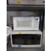 Image 1 : 2 Hamilton Beach Countertop Microwaves