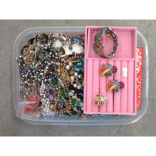 6 KG Bin of Fashion and Costume Jewelry - Preowned