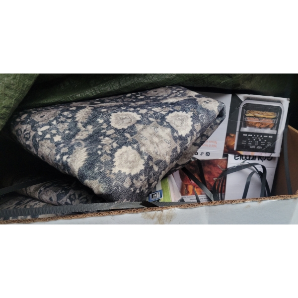 Skid Of Miscellaneous Customer Return Goods