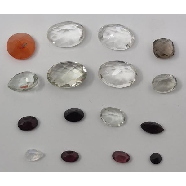 35 Carats Of Assorted Loose Gemstones