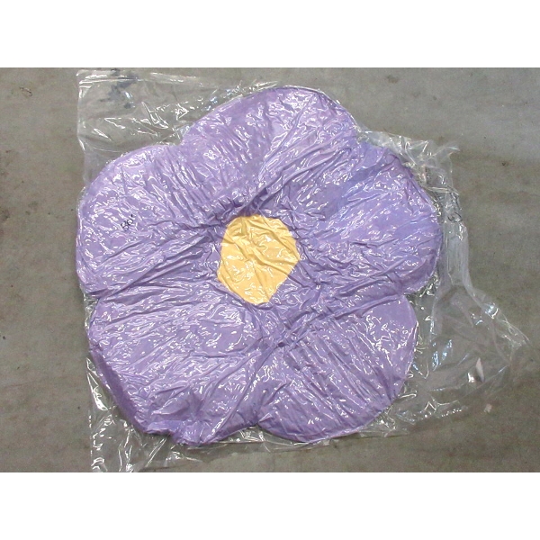 4 New 30" Daisy Lounge Flower Pillows