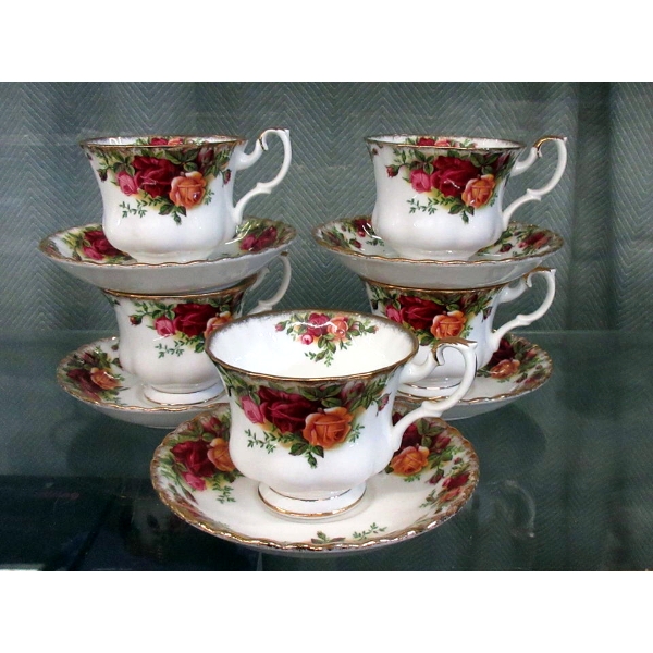 5 Royal Albert "Old Country Roses" Tea Cups w/ Saucers