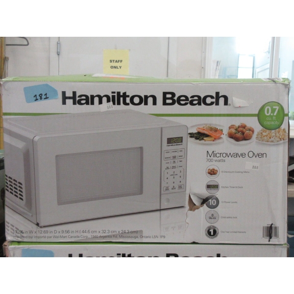 Hamilton Beach 0.7 Cubic Ft Microwave - White