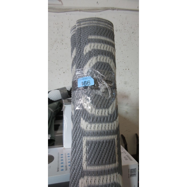 6' x 8' Grey/White Woven Patio Mat