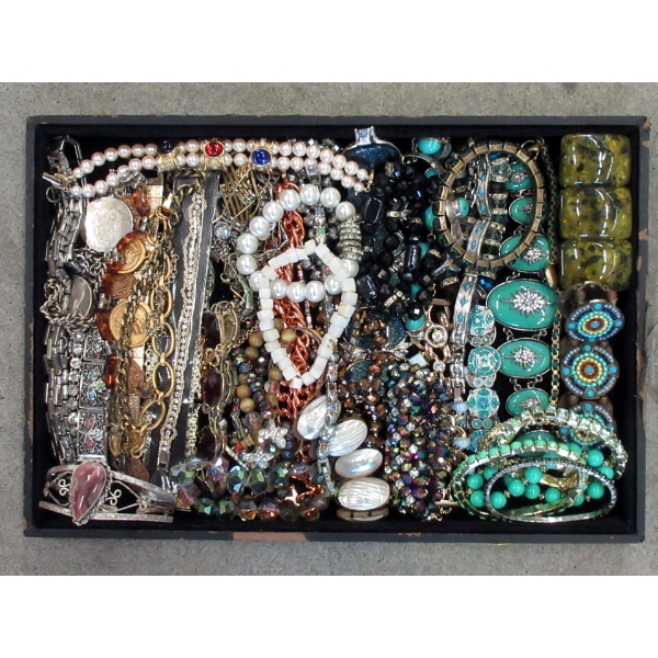 40+ Assorted Fashion & Costume Bracelets