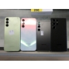 Image 2 : 4 Assorted Preowned Samsung Cell Phones