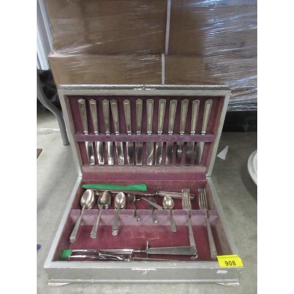 Set of Rogers Bros. Silverplated Flatware in Case
