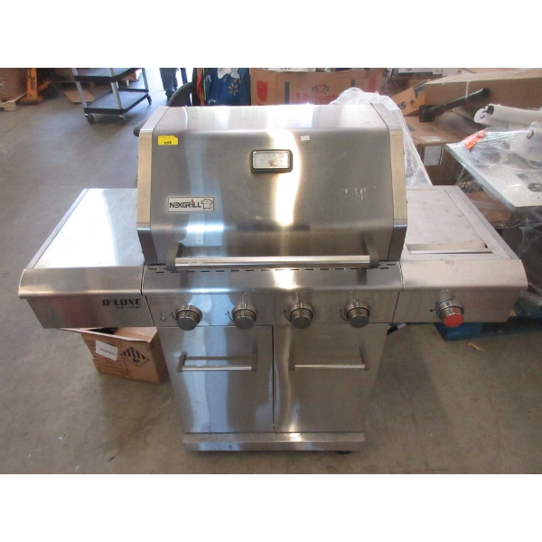 Nexgrill DeLuxe Dual Energy 5 Burner Grill