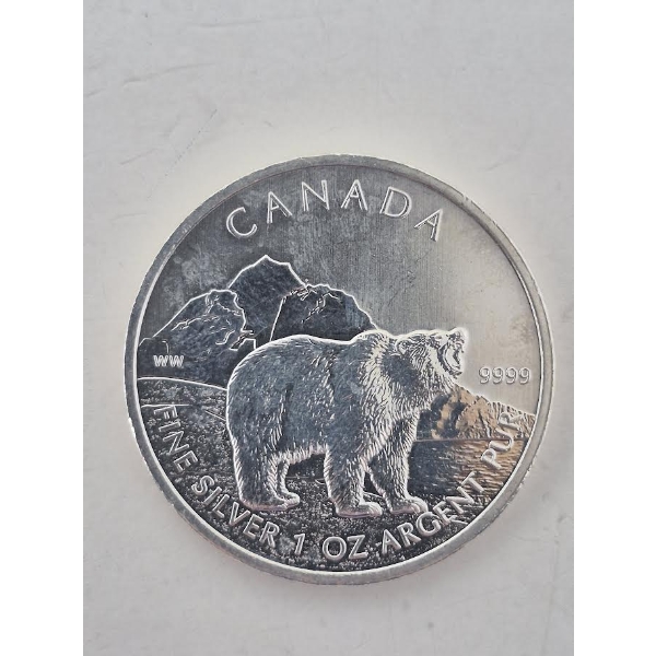 1 Oz .9999 Silver 2011 Grizzly Bear Coin 