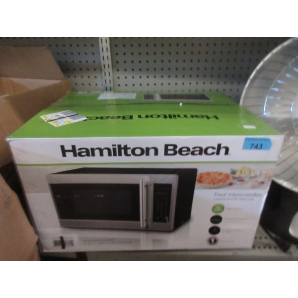 Hamilton Beach 700 Watt Microwave Oven in Box