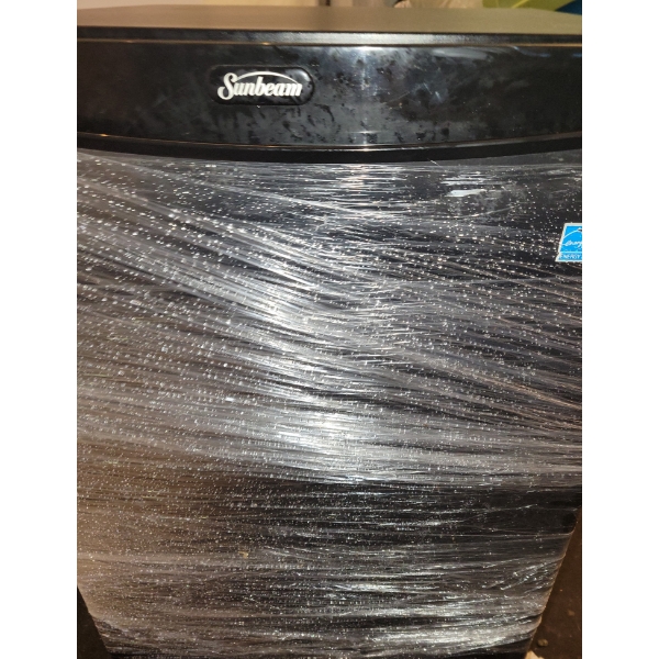 Customer Return Sunbeam Mini Fridge 