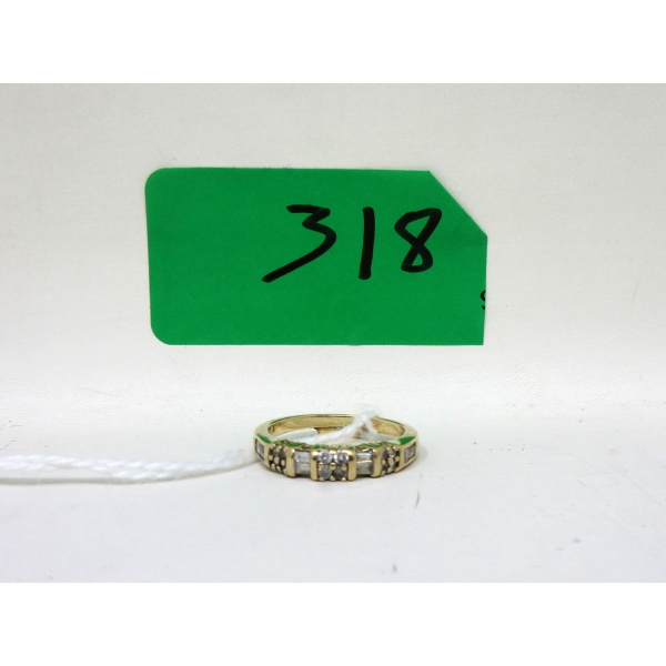 14 KT Gold 20 Diamond Band Ring - Size 6.5