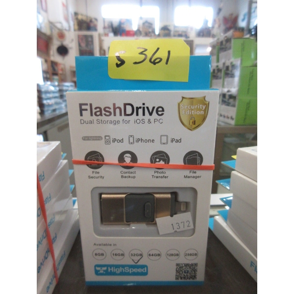 5 New 32GB Flash Drives for Apple Products - Gold