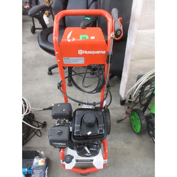 Husqvarna PW 3200 Gas Pressure Washer 