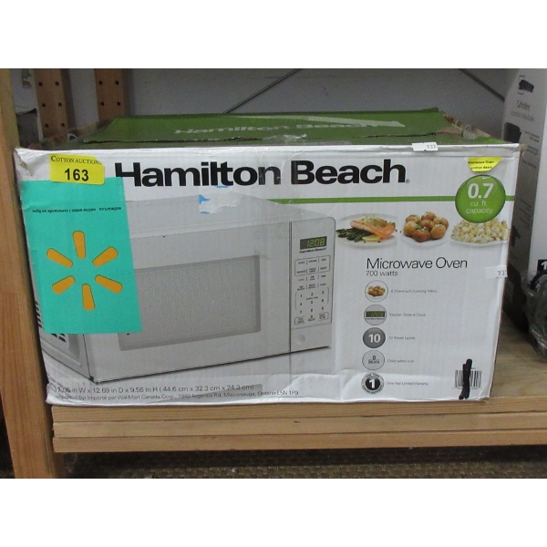 Hamilton Beach 0.7 Cu Ft  Microwave Oven in Box