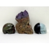 Image 4 : 3 Hand-Carved 3D Gemstone Skulls 