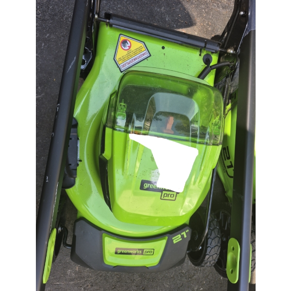 Customer Return Lawn Mower-Parts Missing