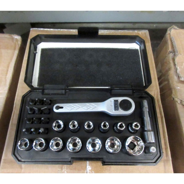 4 New 28 Piece Ratcheting Wrench & Bits Sets