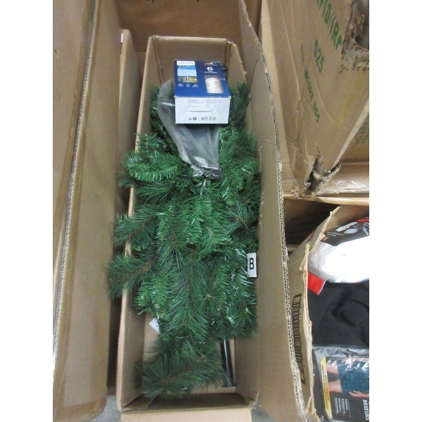 4' LED Illuminated Tree & Box of Mini String Lights