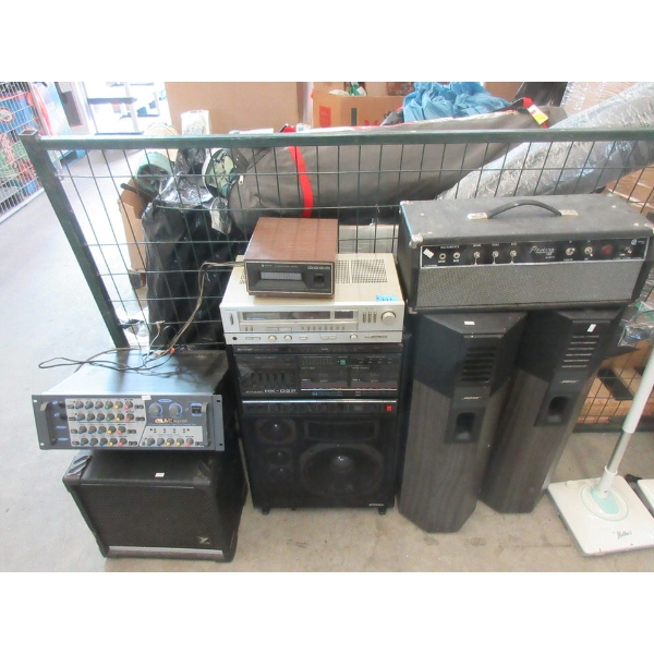 8 Piece Lot of Assorted Electronics - Preowned - As Is