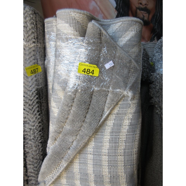 5' x 7' Grey Sculpted Pattern Low Pile Area Carpet