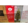 Image 1 : Customer Return Christmas Tree 