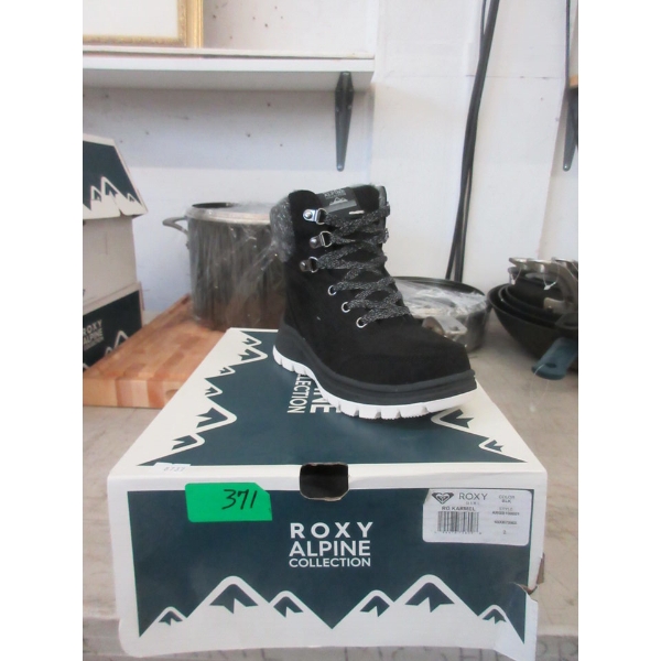 Girl's New Roxy Karmel Black Winter Boots - Size 2