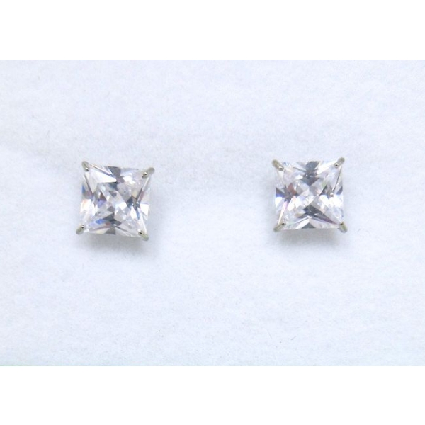 New 14 KT White Gold Cubic Zirconia Earrings 