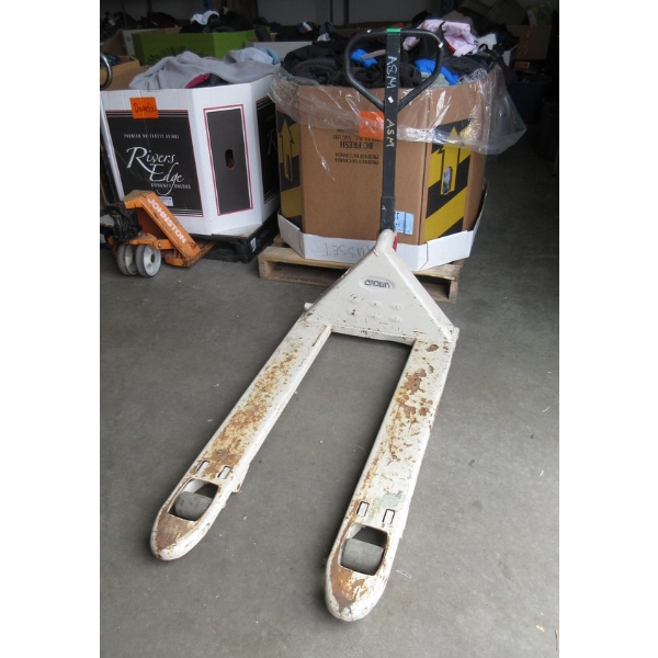 Crown Pallet Jack - Preowned - Needs Repair