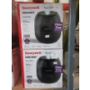 Image 1 : 2 Honeywell "Mini Mist" Cool Mist Humidifiers