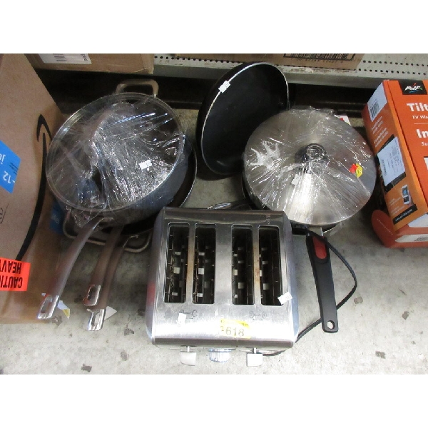 Customer Return Toaster & Pre-Owned Cookware