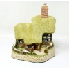 Image 6 : 5 David Winter Cottages and Buildings Collectibles