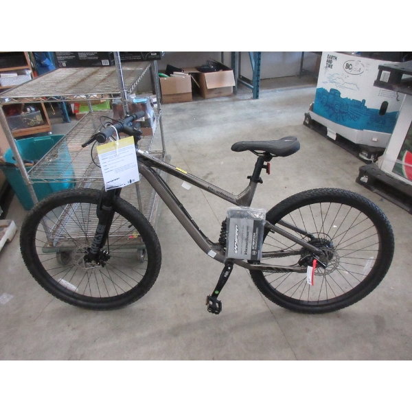 Hyper Viking Trail Pro 9 Speed  Bike 