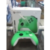 Image 1 : 2 Xbox Velocity Gold Wireless Controllers - 1 Box